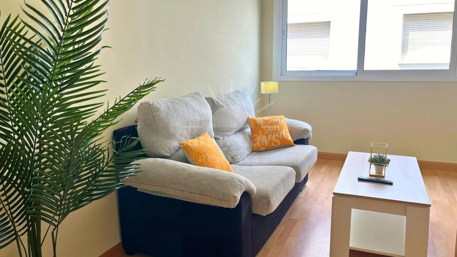 Acogedor Apartamento A 30 Metros De La Playa - Wifi - Smarttv Almeria 0*,  Spain